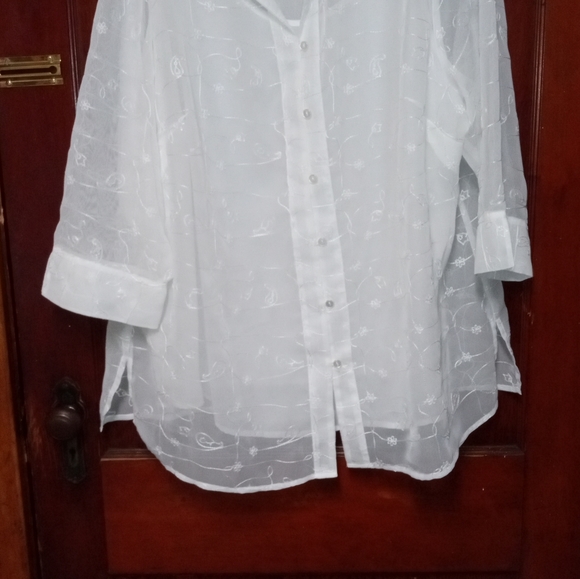 White Stag white button embroidered shirt w/camisole 3/4 sleeve w/cuff 1… - Picture 2 of 5